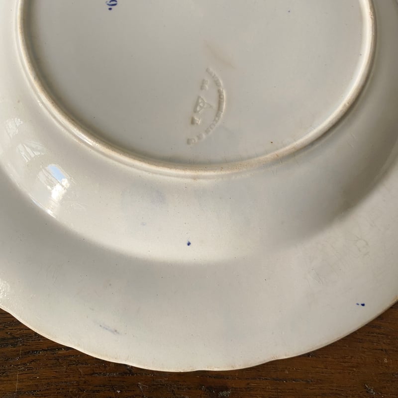 ボルドー 程よく色付いた枯れ感のあるレリーフプレート 深皿 フランスアンティーク ボルドー タピスリー 深皿 リム皿 φ23.4cm アンティーク 0501028 | jin