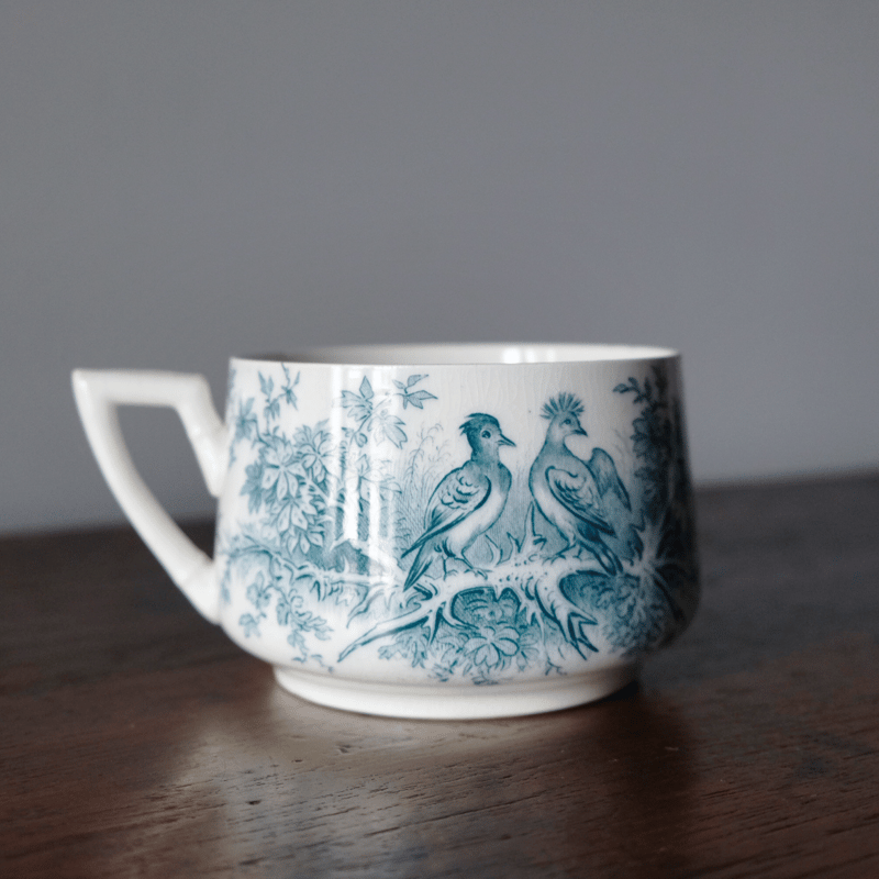 フランスアンティーク 紺色 カラフルなプリント ショコラカップ