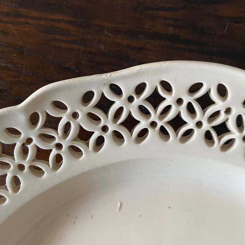 イギリス クリームウェア レース ピアシング 平皿 深皿 h24.5cm