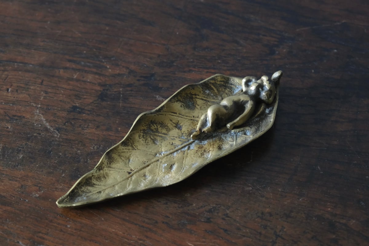 フランスアンティーク ブロンズ鋳物の装飾金具 ヴィドポッシュ ブロンズ 天使 トレイ フランス アンティーク 0502488