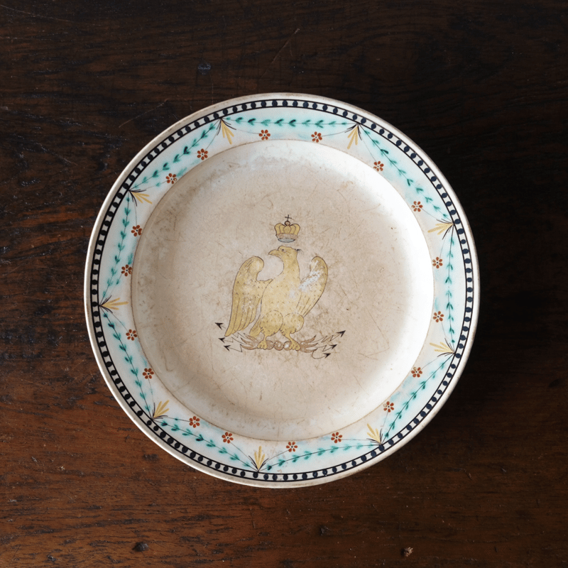 1800年前期 ファイアンスフィーヌ ナポレオン1世の紋章 平皿 リム皿