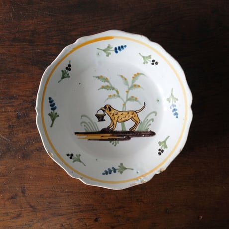 18世紀フランスアンティークヌヴェール窯のプレート 18世紀フランスアンティークヌヴェール窯のプレート