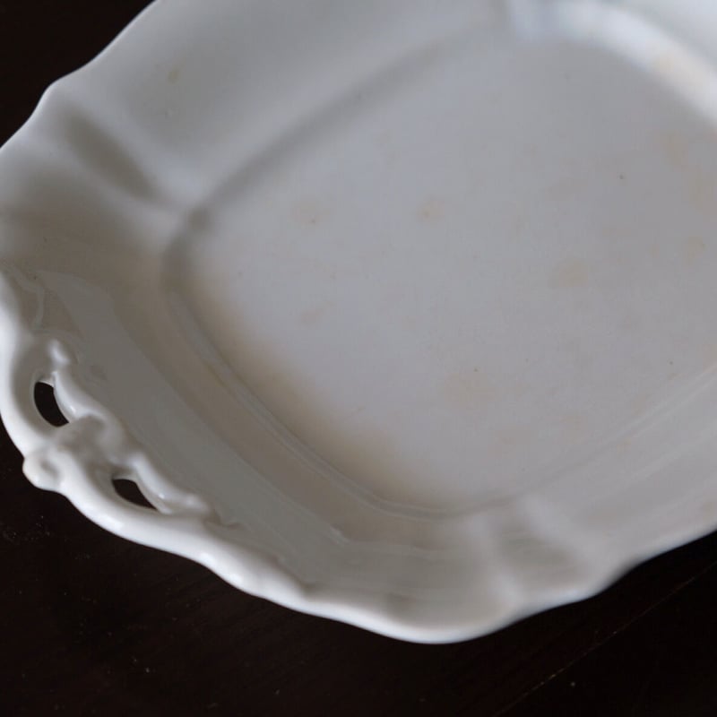 マーストリヒト皿アンティークオランダ古窯阿蘭陀花陽刻縁訳ありイ号