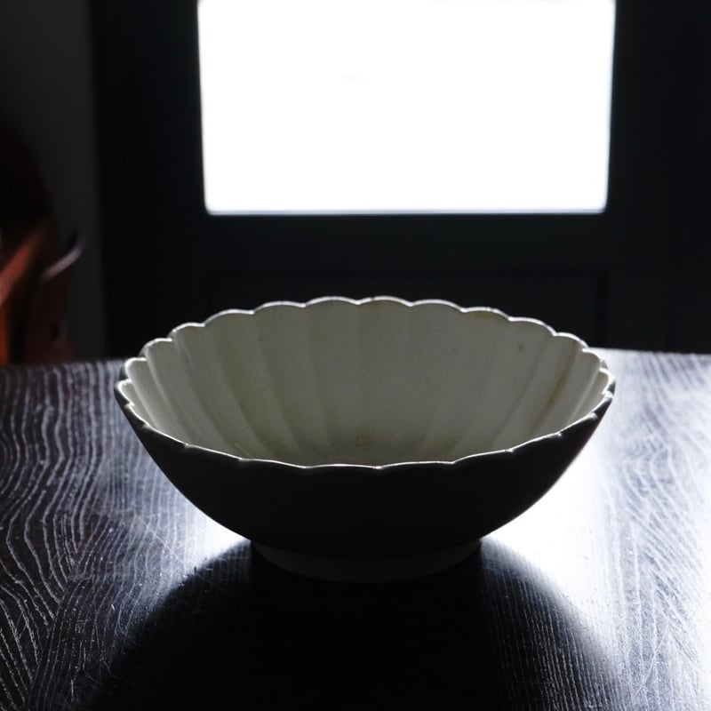 Arboras アルボラス 白 サラディエ ボウル 輪花 φ28cm フランス