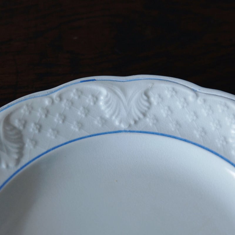 フランスアンティーク 19世紀 レリーフ プレート ショワジールロワ窯 平皿 P&H CHOISY ショワジールロワ 多彩 レリーフ 平皿 φ21.7cm