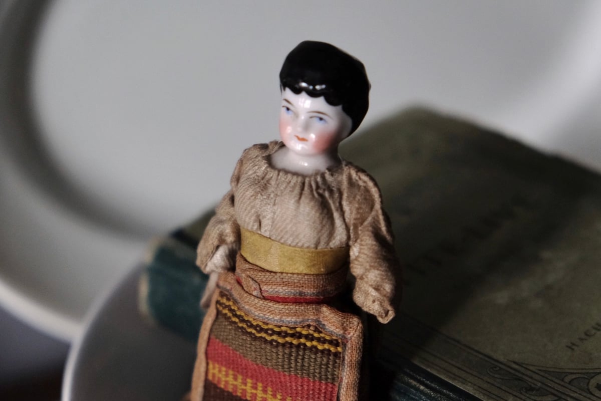 アンティーク チャイナヘッドドール 1880年頃 人形 ドイツ製 ビスクドール アンティーク チャイナヘッドドール 1880年頃 人形 ドイツ製