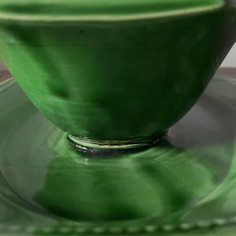 ピション窯（1930年頃印）緑釉　持ち手付きアンティーク皿　西洋民藝　美品 ピション窯（1930年頃印）緑釉 持ち手付きアンティーク皿 西洋民