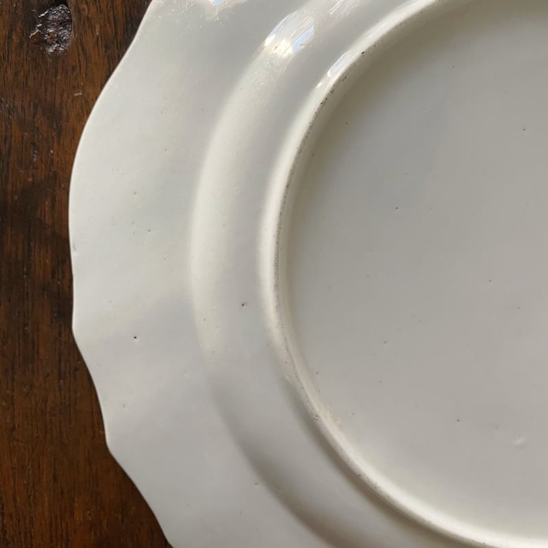 tournai トゥルネー （トルネイ）軟質磁器 花リム レリーフ 皿