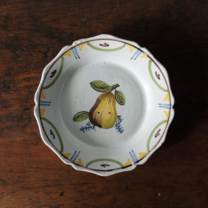 ヌヴェール Nevers 洋梨 平皿 リム皿 φ22.5cm フランス アンティーク