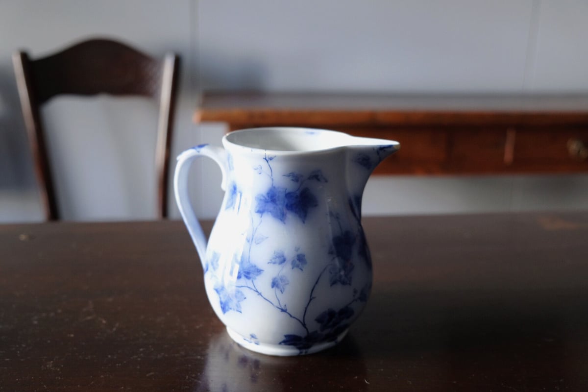 金継ぎ】クレイユモントロー ピシェ アヒル口 ホワイト 水差し 白い