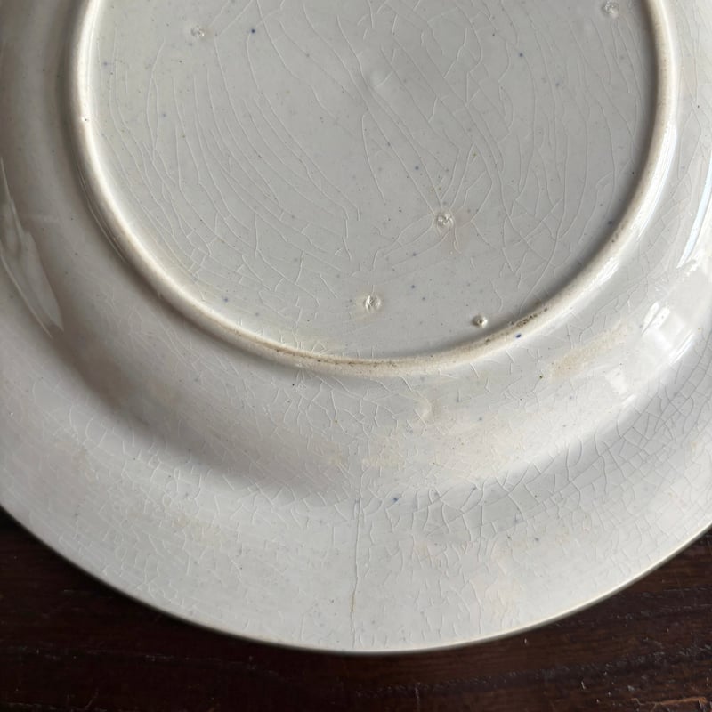 イギリス陶器 アルファベット・レリーフ 平皿 φ18.9cm