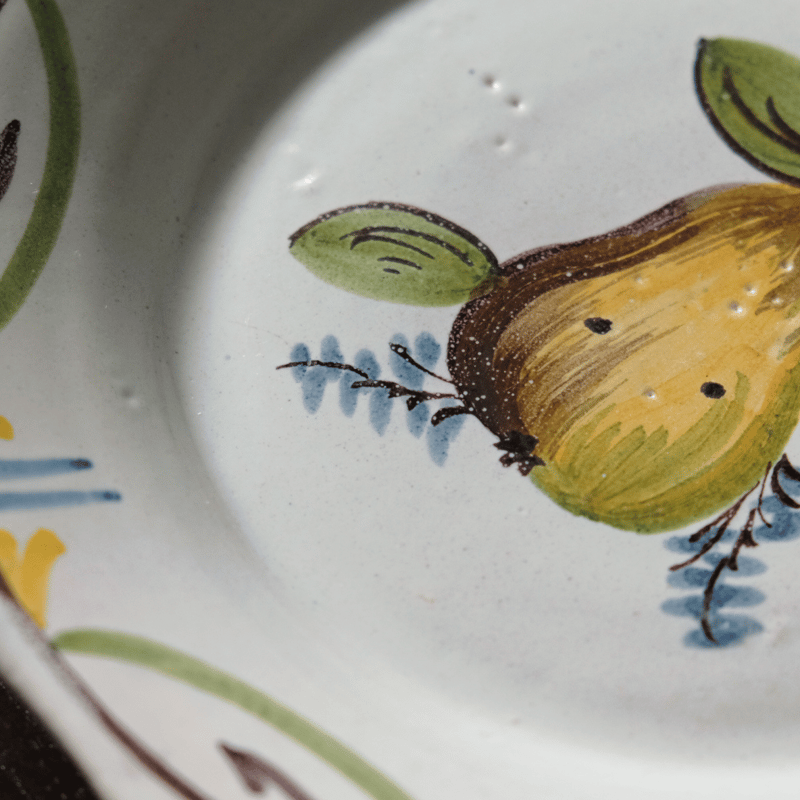 ヌヴェール Nevers 洋梨 平皿 リム皿 φ22.5cm フランス アンティーク