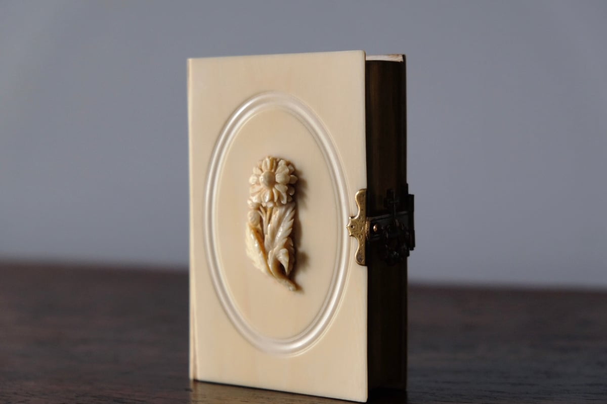 フランス アンティーク 聖書 祈祷書 ミセル ミサ マリア 教会 蚤の市