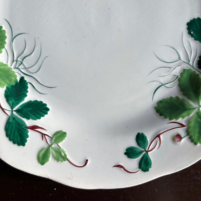 レイノー ジョルジュ サンド 大皿 プレート 苺 レリーフ ショパン レア 廃盤 レイノー ジョルジュ サンド 大皿 プレート 苺 レリーフ