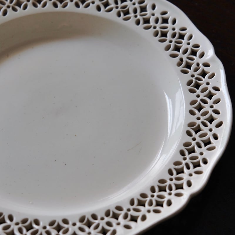 イギリス クリームウェア レース ピアシング 平皿 深皿 h24.5cm
