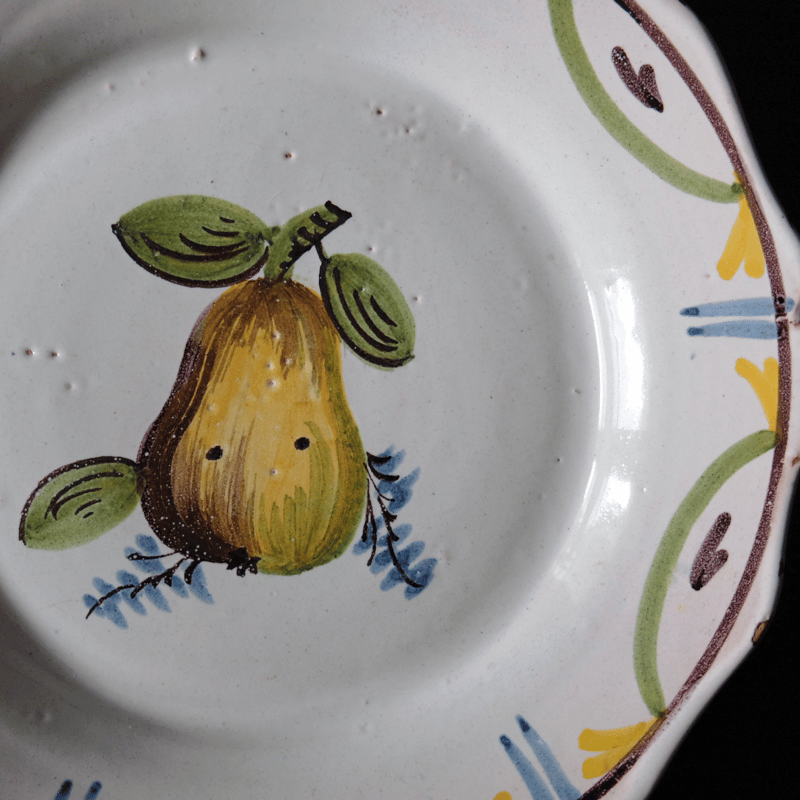 ヌヴェール Nevers 洋梨 平皿 リム皿 φ22.5cm フランス アンティーク