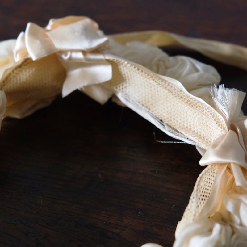 【専用】H:フランス アンティーク コミュニオン 布花 花冠 カニヴェ 布花 シルク ティアラ プルミエコミュニヨン 初聖体拝領