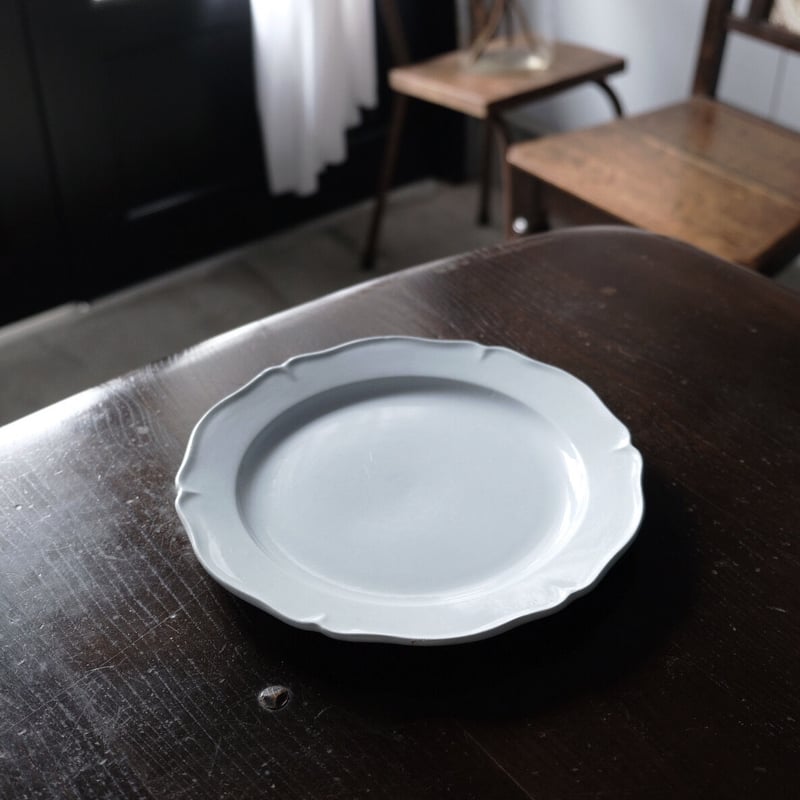 クレイユエモントロー 花リム プレート ペールブルー アンティーク