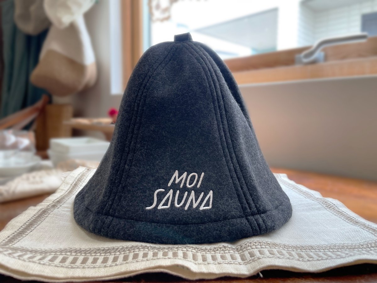 MOISAUNAロゴ刺繍コラボサウナハット | 北欧のイイトコどり。KETTUNEN