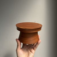 <高さ7.7cm>欅の美しい曲線模様が特徴的　欅花台74