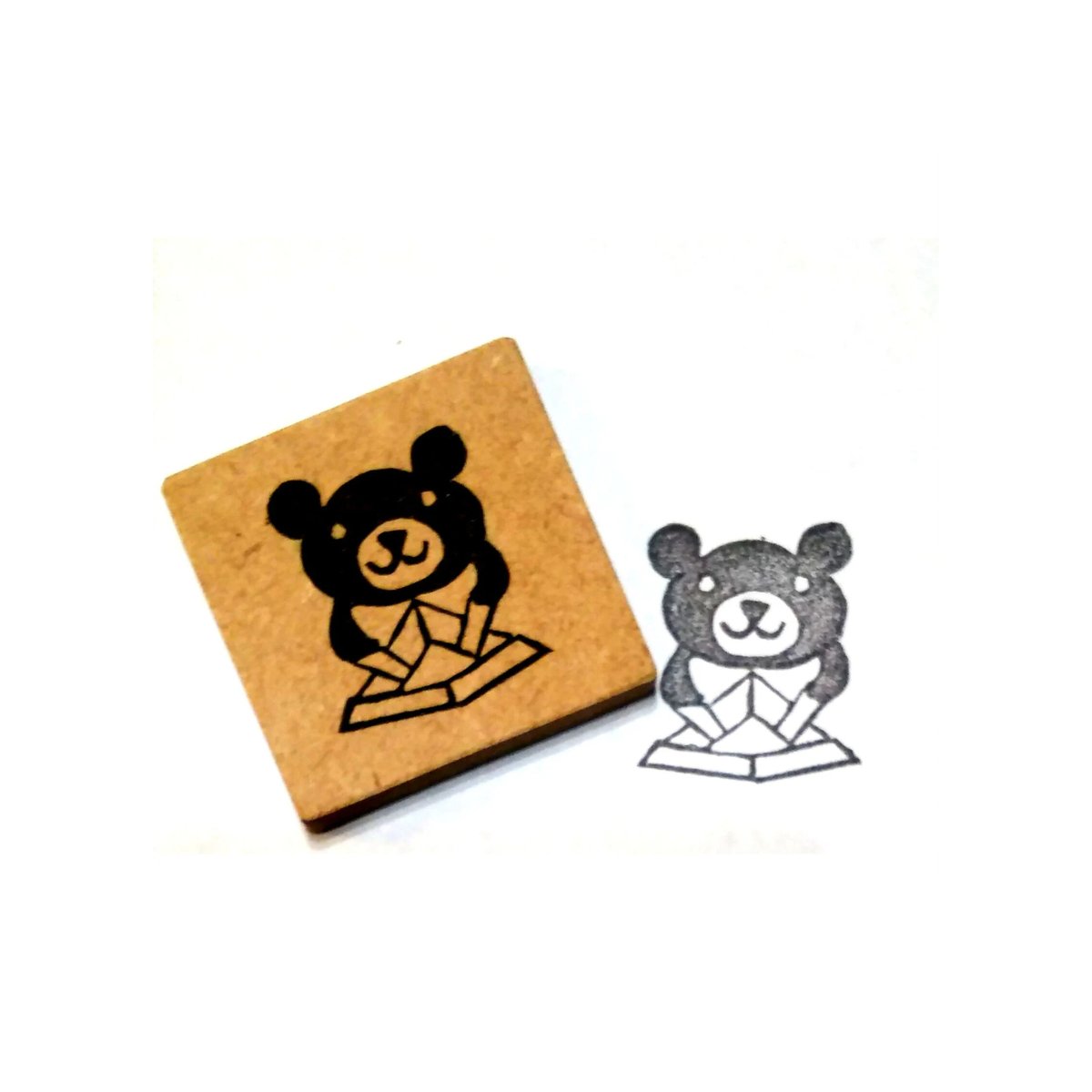 H726.消しゴムはんこ(スタンプ)クマと折り紙兜 | FEE