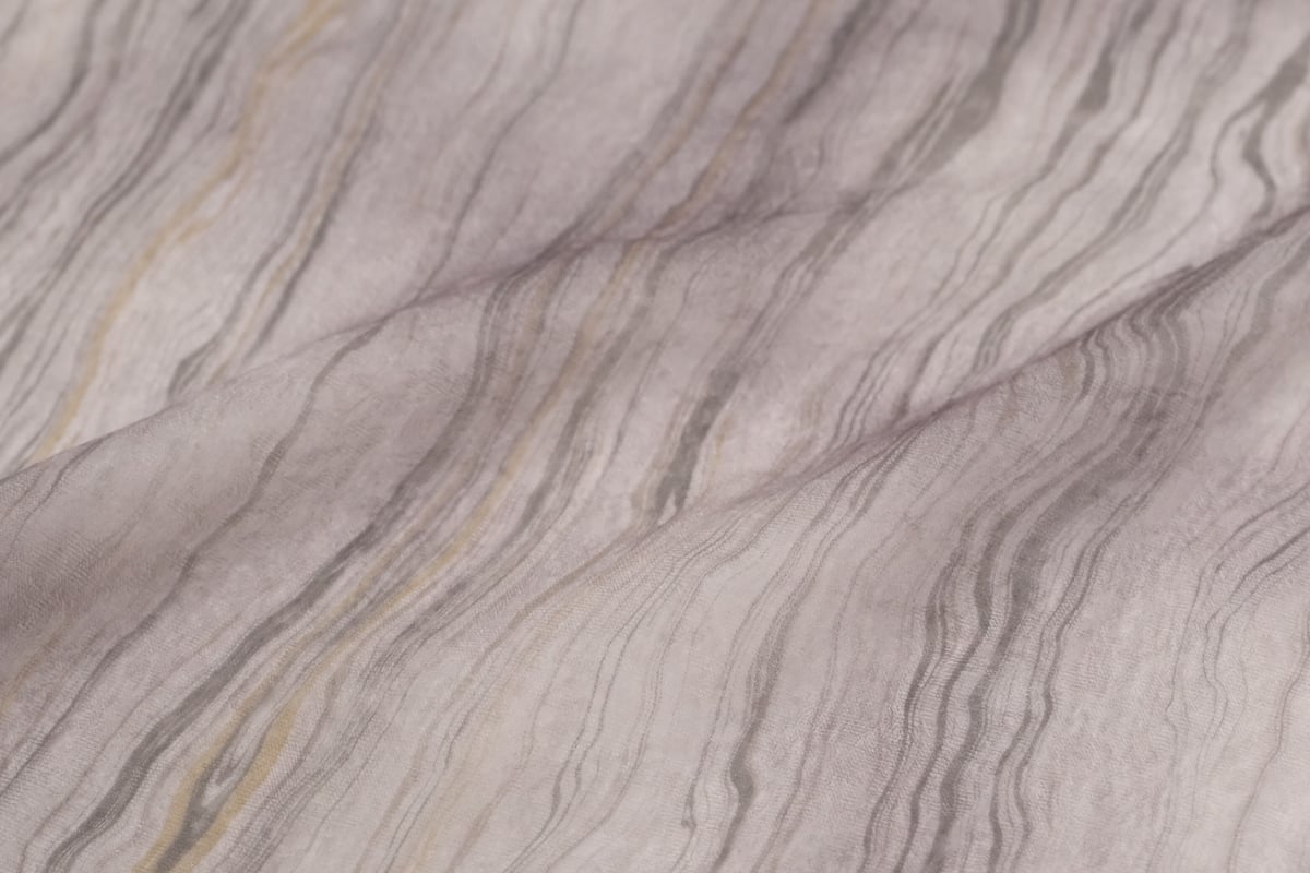 【試着のみ美品】24AW レーヨンシルクベルベットプルオーバー 墨流しベルベット（ブラック） | ベルベット生地専門店 山崎ビロード