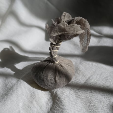 NATURAL PLANT DYEING BALL【GRAY】