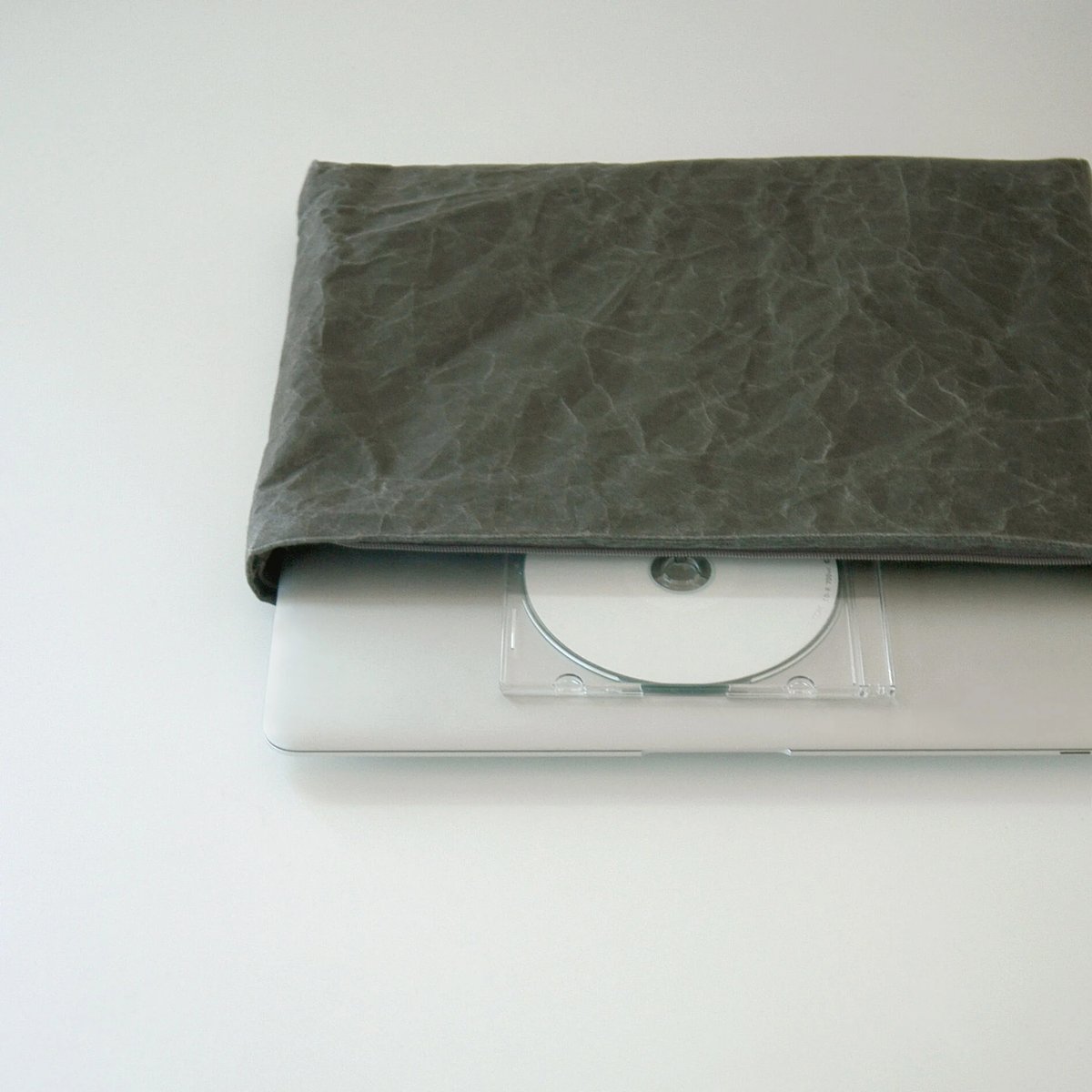 mina perhonen SIWA PCケースM run run runグレー | SIWA