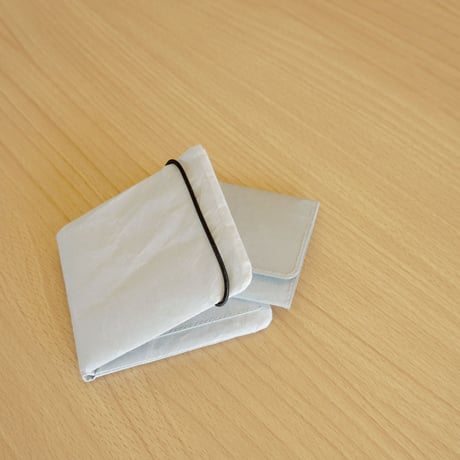 2つ折り財布 グレー
