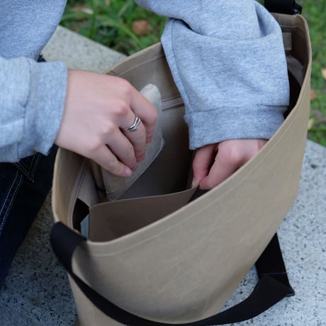 斜めがけバッグ M グレー