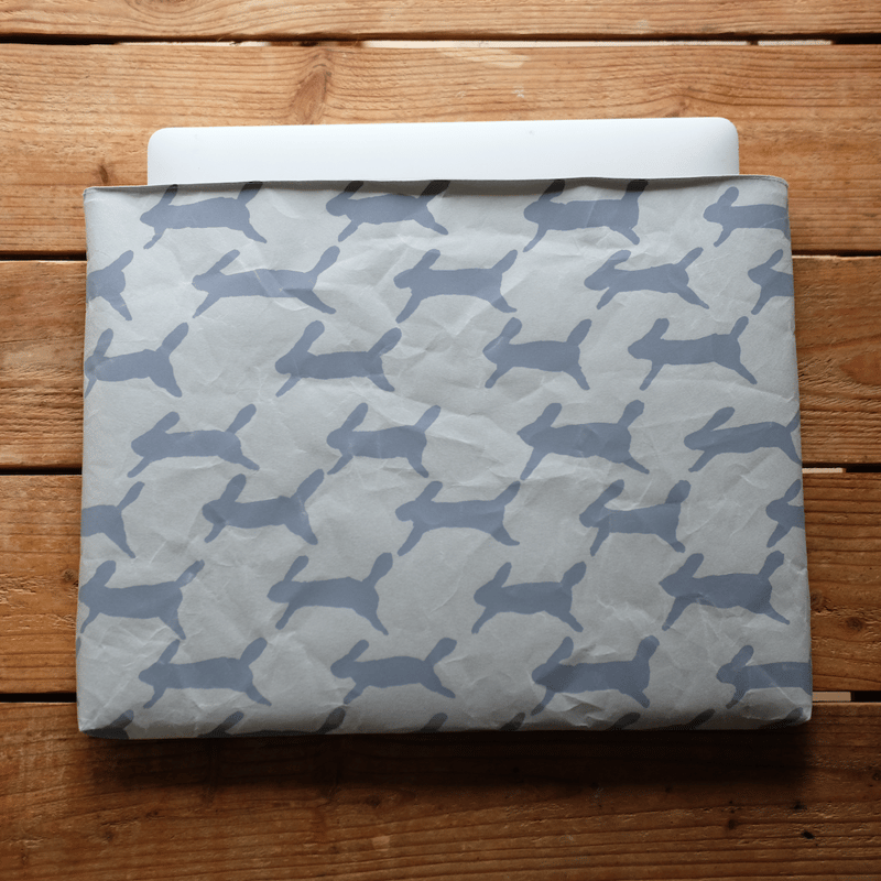 ★ nanatsu【マルチケース】ミナペルホネン run run run ミナペルホネン tambourine × run run run のストラップ付きマルチ