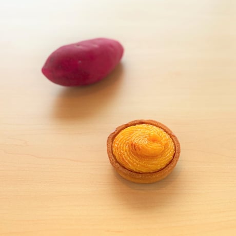 カヌレとたるとの詰め合わせ
