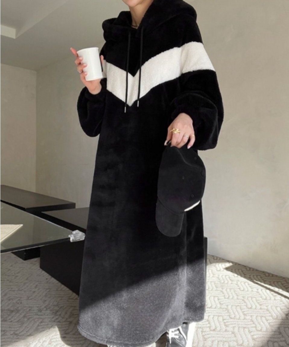 【24年FW新作】一点のみ!ビックポニー　フリース ドレス　ワンピース 24年FW新作】一点のみ!ビックポニーフリース ドレスワンピース