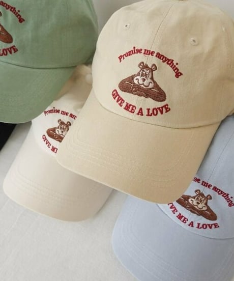 GIVE ME A LOVE BEAR キャップ