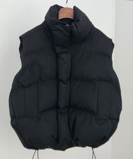 シンプルダウンベスト