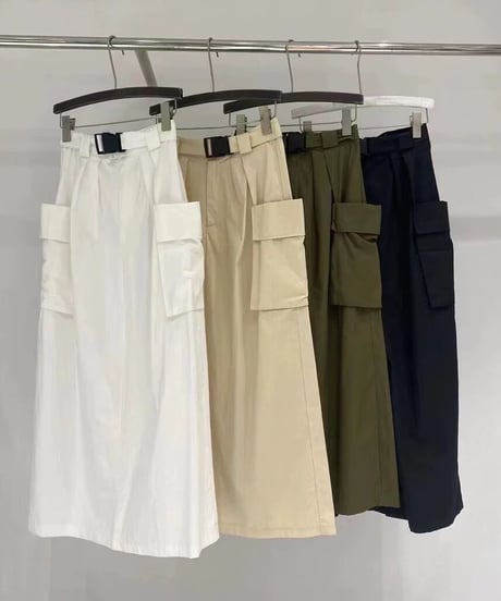 バックルカーゴスカート