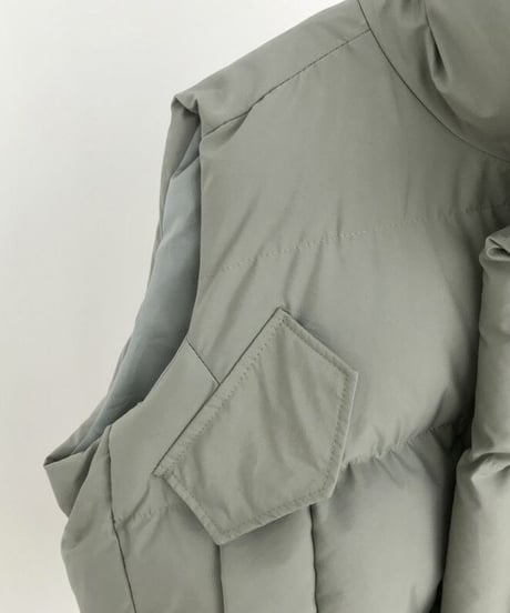 シンプルダウンベスト