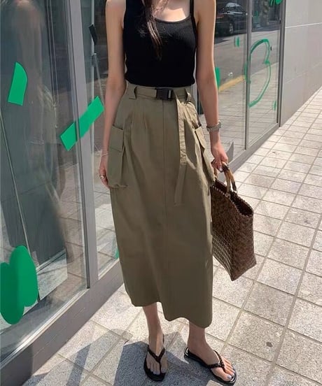 バックルカーゴスカート
