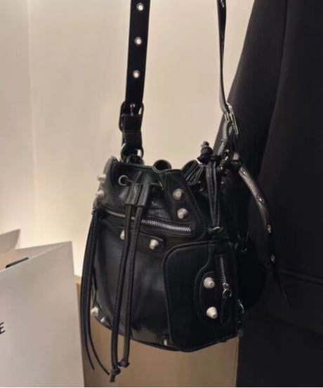 レザー バケットバッグ