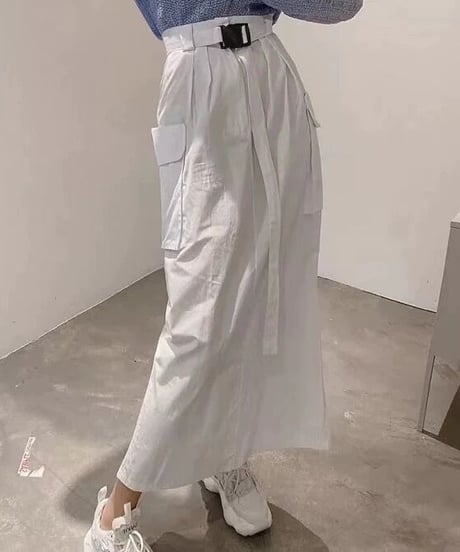 バックルカーゴスカート
