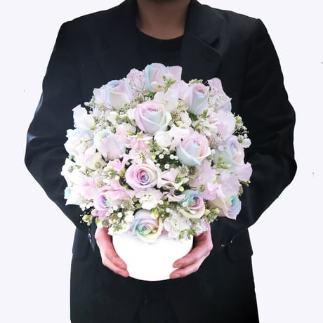 レインボーローズ ピュアパステル 季節の花 アレンジメント(R) フラワーギフト 生花 虹 バラ 安心のメーカー直販 ※7～9月は沖縄・北海道・離島等一部地域は配送不可