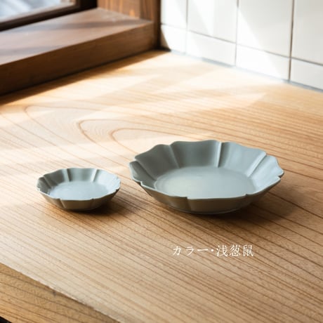 八角輪花　中深皿