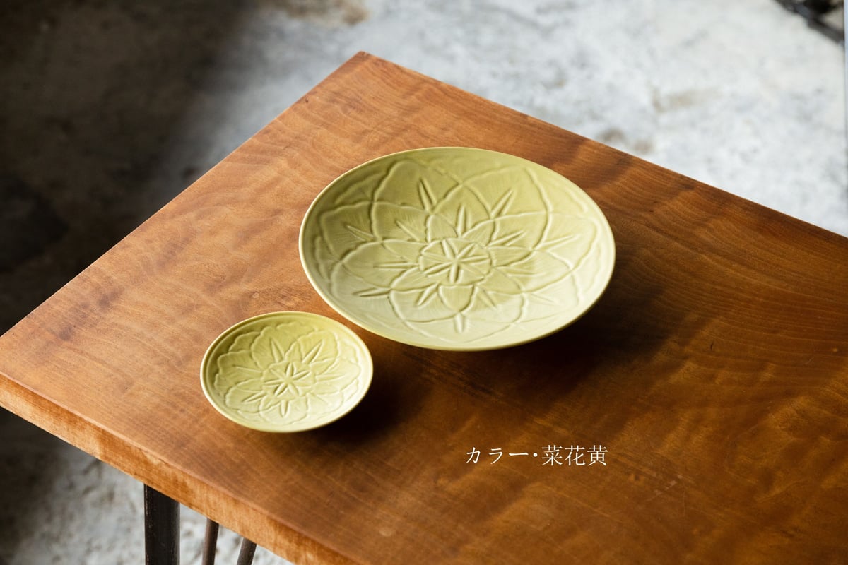 中村道年(花入、銘々皿) Yahoo!オークション -「中村道年」(皿) (京焼)の落札相場・落札価格
