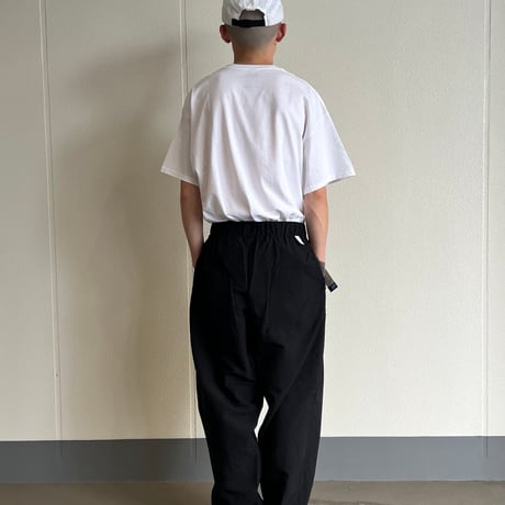 Relaxfit "Deadstock Classic Pocket T-shirt"