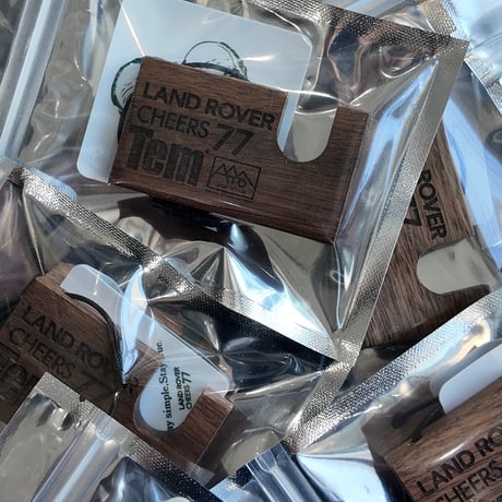 LAND ROVER CHEERS77×Tem×atomdesign "PHONE STAND KEY HOLDER"