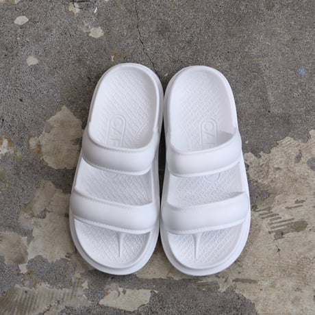 CARIGA "W Strap Sandals"