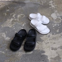CARIGA "W Strap Sandals"