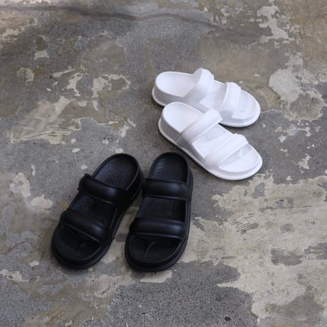 CARIGA "W Strap Sandals"