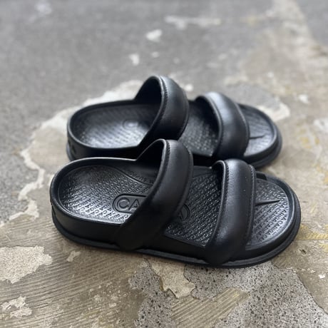 CARIGA "W Strap Sandals"
