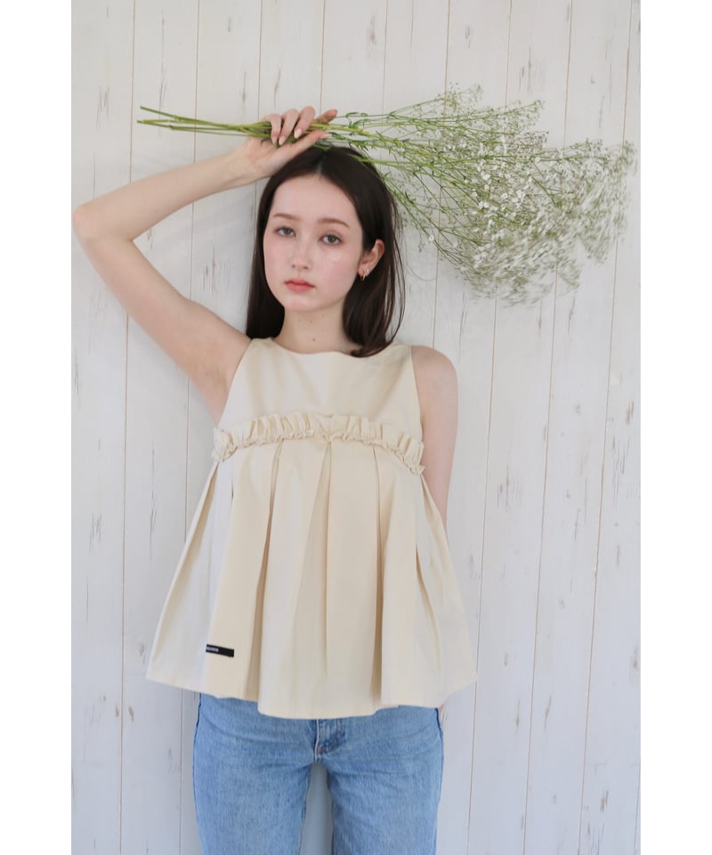 wave frill pleats tops beige | BONNE